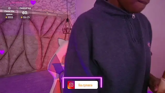 Queen perla  online show from 11-25-25, 11:43