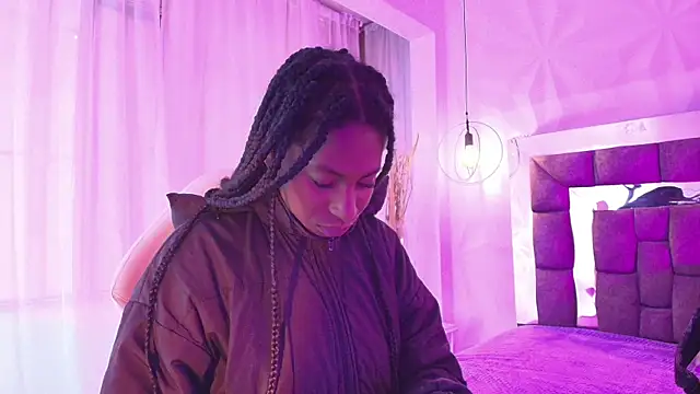 Queen perla  online show from 05-27-26, 12:12