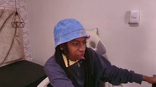 Queen perla  online show from 12-04-25, 11:20