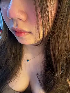 Hotellinh12 online show from 04-26-26, 04:04