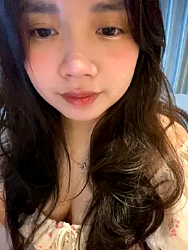 Hotellinh12 online show from 11-14-25, 01:37