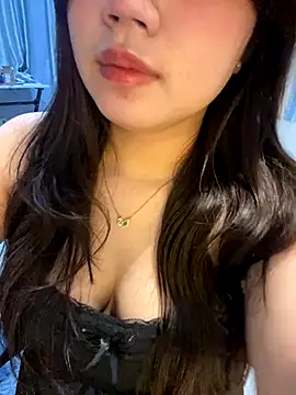 Hotellinh12 online show from 10-13-25, 03:24