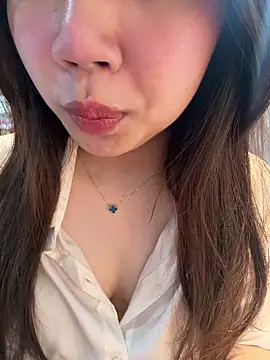 Hotellinh12 online show from 04-10-26, 05:47