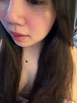 Snapshot of Hotellinh12 chatting on 05-18-26, 11:48 Hotellinh12 online show from 05-18-26, 11:48