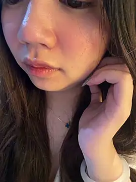 Hotellinh12 online show from 04-23-26, 04:19