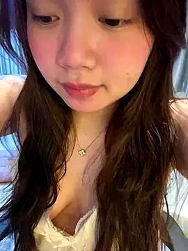 Hotellinh12 online show from 12-15-25, 04:24