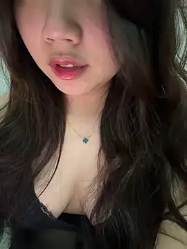 Snapshot of Hotellinh12 chatting on 05-05-26, 03:59 Hotellinh12 online show from 05-05-26, 03:59