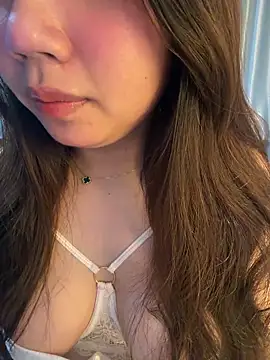 Hotellinh12 online show from 04-15-26, 04:00