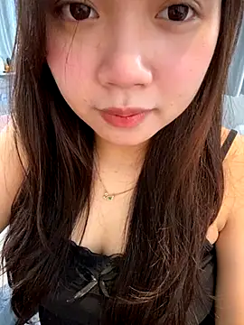 Hotellinh12 online show from 10-20-25, 07:53