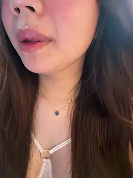 Hotellinh12 online show from 04-18-26, 10:06