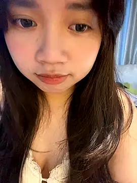 Hotellinh12 online show from 09-10-25, 04:39