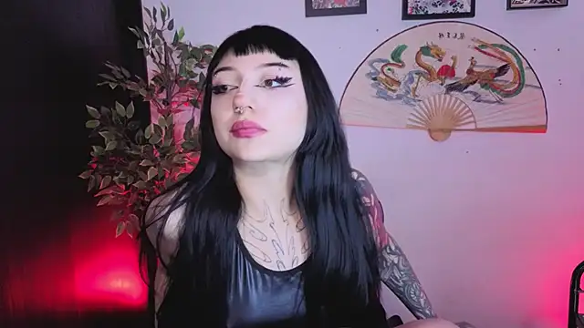 Snapshot of catipetite chatting on 06-27-26, 01:17 catipetite online show from 06-27-26, 01:17