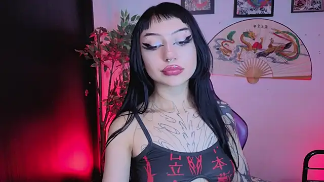 Snapshot of catipetite chatting on 07-18-26, 07:06 catipetite online show from 07-18-26, 07:06