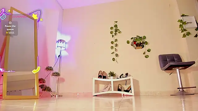 thais dreams online show from 10-09-25, 01:00