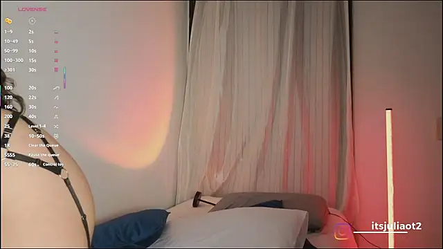 mssjulia online show from 10-25-25, 01:16