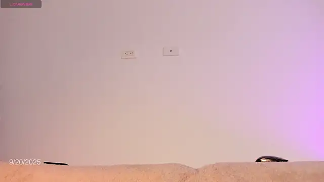 Snapshot of Angel_camm chatting on 09-21-25, 04:17 Angel camm online show from 09-21-25, 04:17