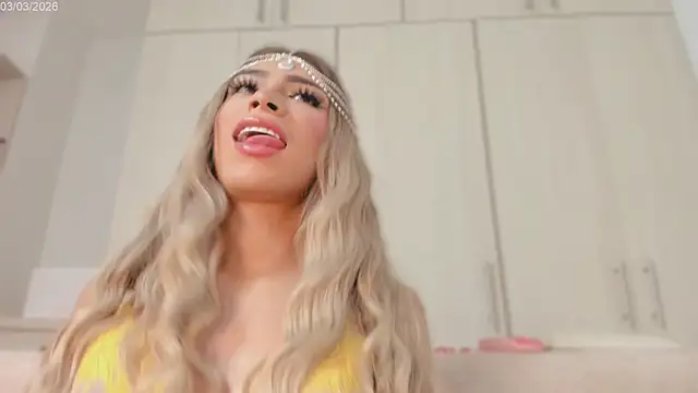 Snapshot of Angel_camm chatting on 03-03-26, 01:40 Angel camm online show from 03-03-26, 01:40