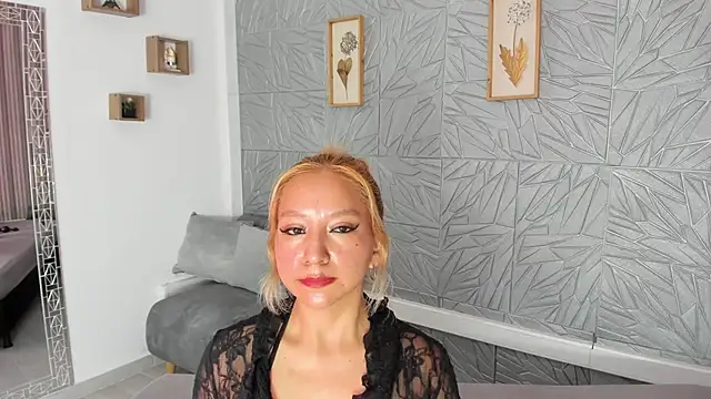 agatadelphine online show from 04-18-26, 01:13