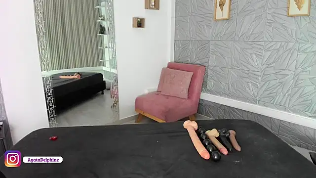 agatadelphine online show from 02-13-26, 01:22