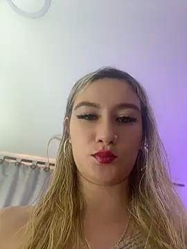 Snapshot of MaryDeniro chatting on 05-07-26, 05:16 MaryDeniro online show from 05-07-26, 05:16