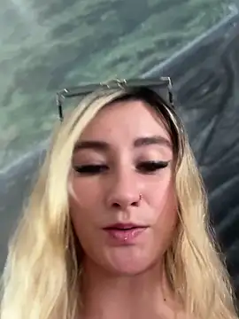 MaryDeniro online show from 12-22-25, 07:47