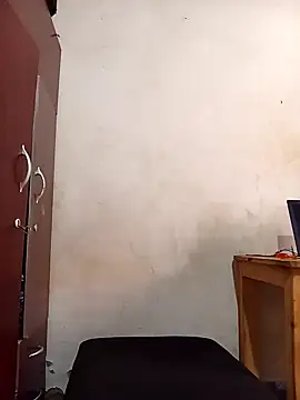 Snapshot of Uncletee112 chatting on 09-12-25, 11:43 Uncletee112 online show from 09-12-25, 11:43