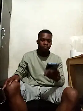 Snapshot of Uncletee112 chatting on 09-11-25, 09:26 Uncletee112 online show from 09-11-25, 09:26