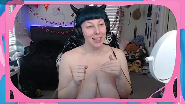 Snapshot of CirqueNoirBlu chatting on 02-06-26, 10:50 CirqueNoirBlu online show from 02-06-26, 10:50