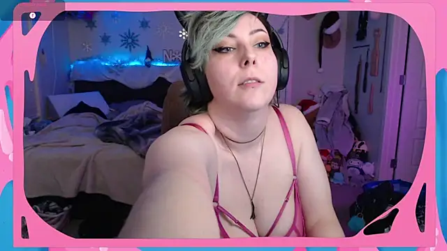 CirqueNoirBlu online show from 12-17-25, 02:49