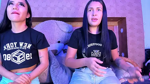 SofiAndNicol online show from 11-28-25, 10:48