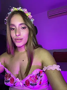 Snapshot of Agnescruzz chatting on 04-18-26, 07:07 Agnescruzz online show from 04-18-26, 07:07