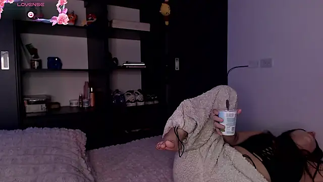 Your rosalie online show from 09-26-25, 04:19