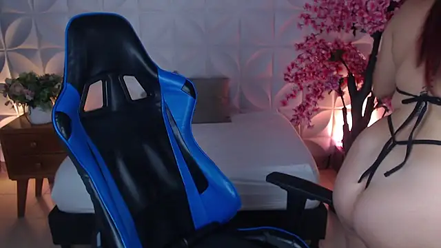 Snapshot of lizowenn_ chatting on 02-16-26, 10:29 lizowenn online show from 02-16-26, 10:29