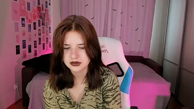 Vanessa Verona online show from 09-15-25, 05:52