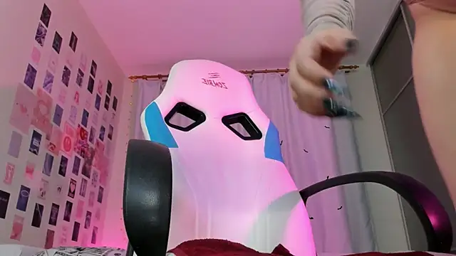 Vanessa Verona online show from 11-08-25, 05:22