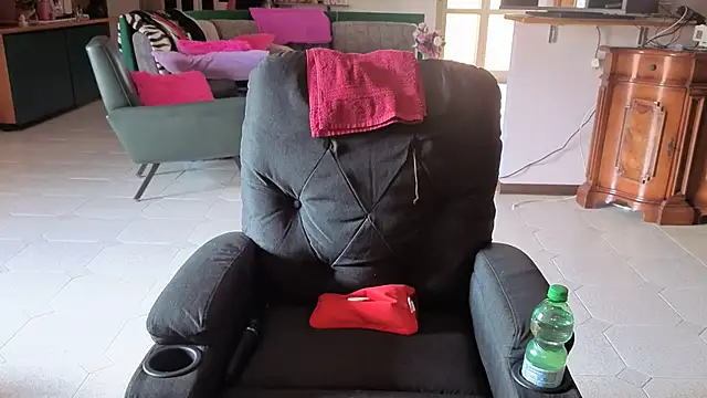 Snapshot of peachgirlmartyna chatting on 11-01-25, 10:09 peachgirlmartyna online show from 11-01-25, 10:09