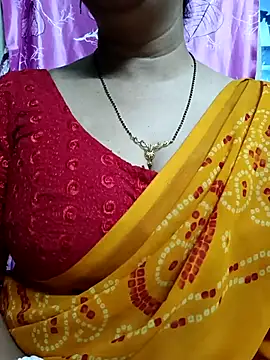 Snapshot of Rosy-B chatting on 02-17-25, 12:11 Rosy-B online show from 02-17-25, 12:11