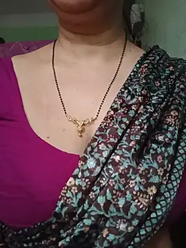 Snapshot of Rosy-B chatting on 06-30-26, 12:32 Rosy-B online show from 06-30-26, 12:32