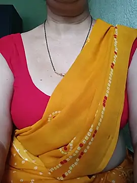 Snapshot of Rosy-B chatting on 06-17-26, 12:32 Rosy-B online show from 06-17-26, 12:32