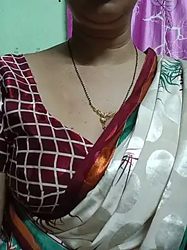 Snapshot of Rosy-B chatting on 07-13-26, 09:36 Rosy-B online show from 07-13-26, 09:36