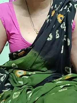 Snapshot of Rosy-B chatting on 07-05-26, 05:20 Rosy-B online show from 07-05-26, 05:20