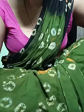 Snapshot of Rosy-B chatting on 06-19-26, 02:01 Rosy-B online show from 06-19-26, 02:01