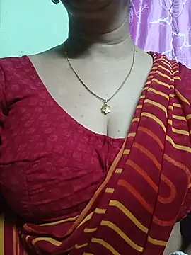 Snapshot of Rosy-B chatting on 07-20-26, 09:39 Rosy-B online show from 07-20-26, 09:39