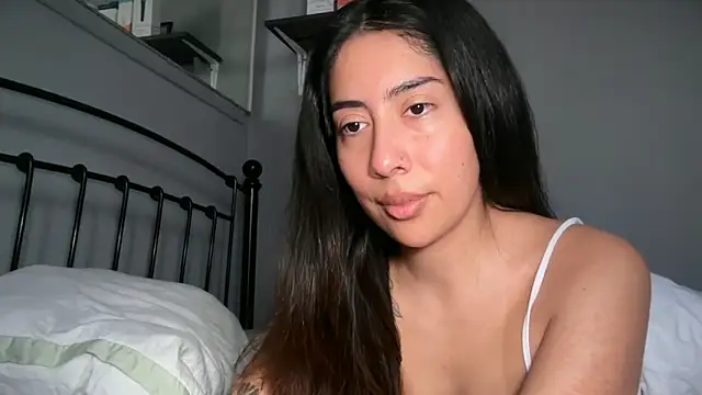 Snapshot of LorenaAnderson chatting on 04-17-26, 07:00 LorenaAnderson online show from 04-17-26, 07:00
