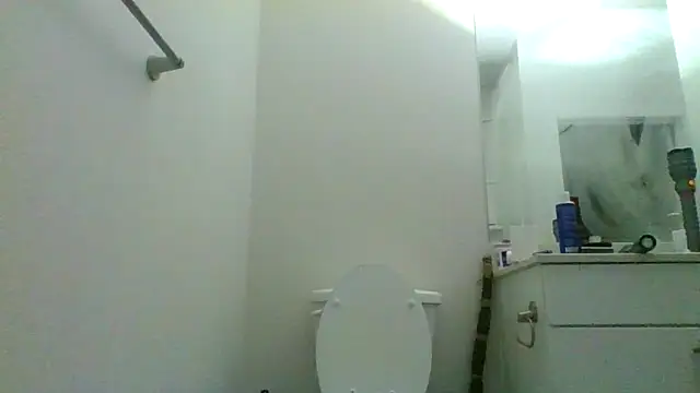 Snapshot of Clearlytothepoint420 chatting on 01-16-25, 04:38 Clearlytothepoint420 online show from 01-16-25, 04:38