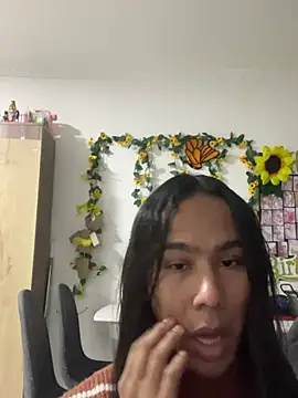 Snapshot of Scarlett_Hot5 chatting on 02-25-26, 03:18 Scarlett Hot5 online show from 02-25-26, 03:18