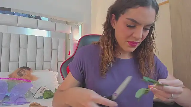 mariiahneedles online show from 11-01-25, 08:25