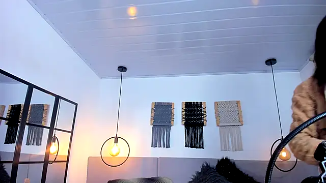 Snapshot of Sweet_camille chatting on 11-21-25, 02:21 Sweet camille online show from 11-21-25, 02:21