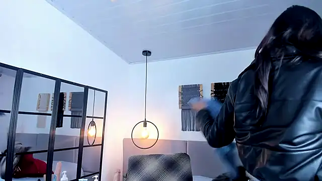 Snapshot of Sweet_camille chatting on 12-05-25, 02:21 Sweet camille online show from 12-05-25, 02:21