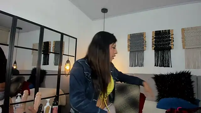 Snapshot of Sweet_camille chatting on 02-13-26, 02:22 Sweet camille online show from 02-13-26, 02:22